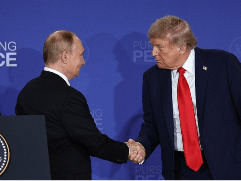 Молчание Украины: Путин передал Трампу книгу, разоблачившую киевскую власть