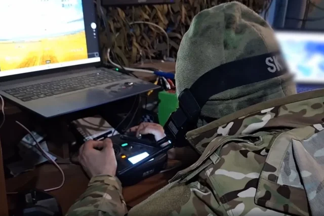 «Нехай в небо поглядывают»: «Герани» разнесли офис создателей Raybird