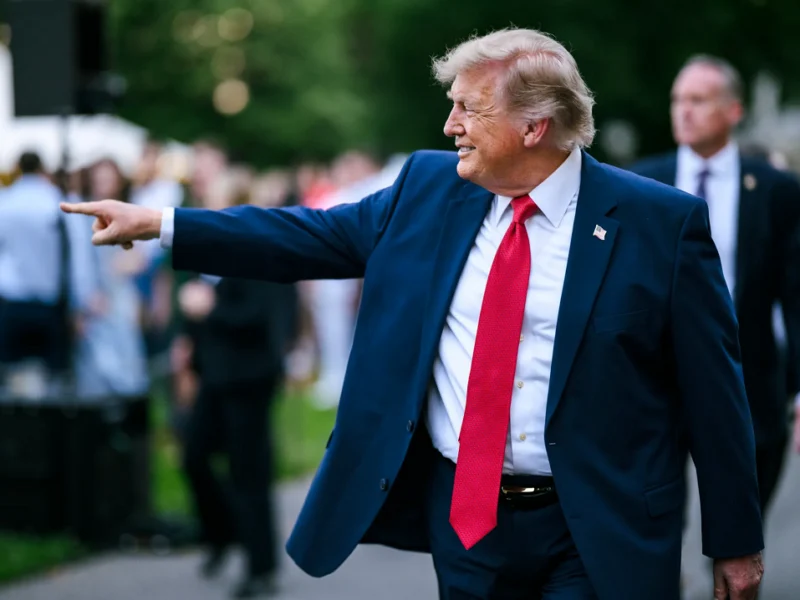 Шепнул на ушко: Трамп посоветовал Зеленскому смелее давить на РФ