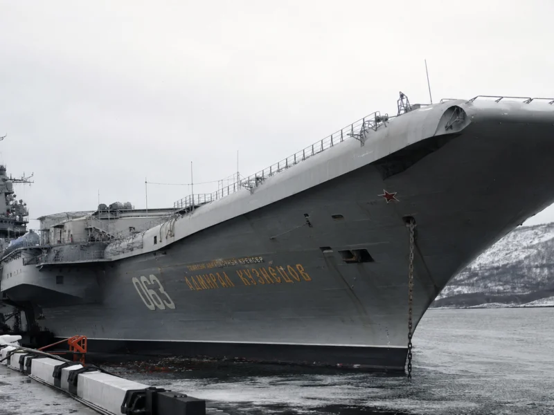 Мнимое импортозамещение: ремонт авианосца «Адмирал Кузнецов» стал уголовным